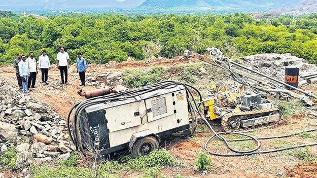 గొంప మెట్టపై మైనింగ్‌ తనిఖీలు