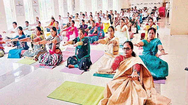 యోగా సాధనతోనే ఆరోగ్యం: వీసీ