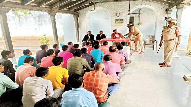 సత్ప్రవర్తనతో మెలగాలి 