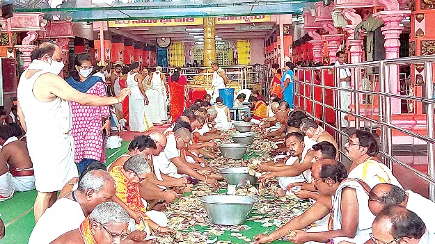 ఆదిత్యుని హుండీల ఆదాయం రూ.81.84లక్షలు