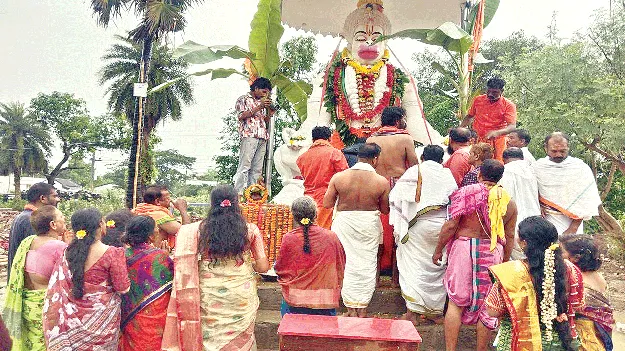 ఇచ్ఛాపురంలో ధ్యానాంజనేయ విగ్రహ ప్రతిష్ఠ