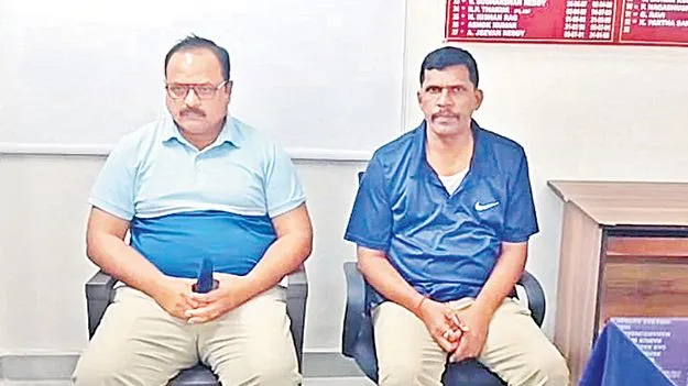 Suryapet: ఏసీబీ అదుపులో సూర్యాపేట డీఎస్పీ, పట్టణ సీఐ