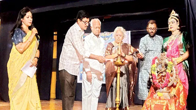 శాస్త్రీయ నృత్య కళలను భావితరాలకు అందజేయాలి