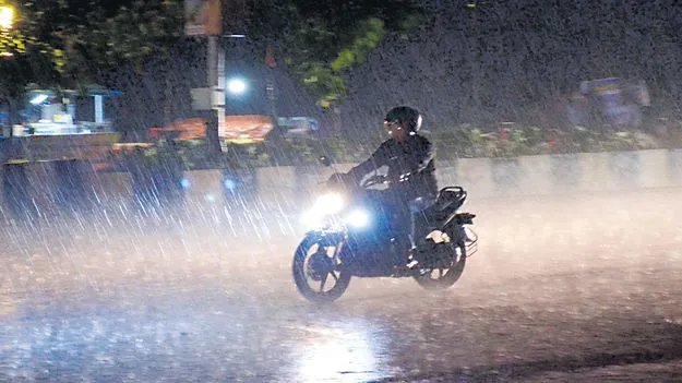 భానుడి మంటలు..వరుణుడి చల్లదనం! 