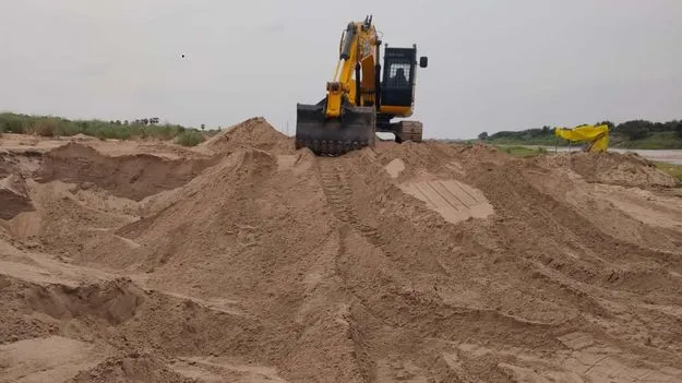 దర్జాగా బుసక దందా! 