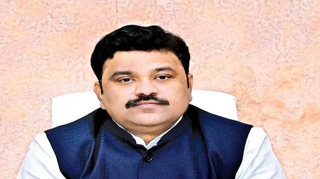 పారిశుధ్యంపై ప్రత్యేక దృష్టి సారించాలి