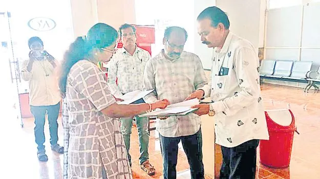 సినిమా థియేటర్లలో తనిఖీలు