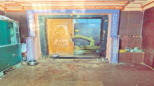 తాడి నీలకంఠేశ్వరస్వామి ఆలయంలో చోరీ