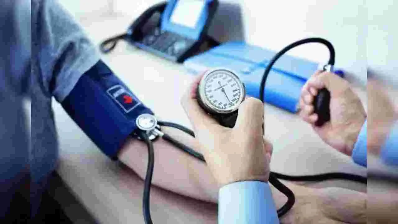 BP: గుండెపై గురి పెడుతున్న రక్తపోటు... ఆరోగ్య భారతావనిలో సగం మందికి ముప్పు 