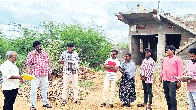 త్వరితగతిన గృహాలను నిర్మించుకోవాలి