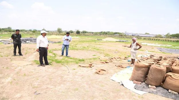 కొనుగోలు చేసిన ధాన్యాన్ని రైసుమిల్లులకు తరలించాలి 
