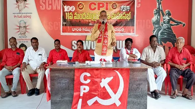 ప్రభుత్వం ఇచ్చిన హామీలను అమలు చేయాలి