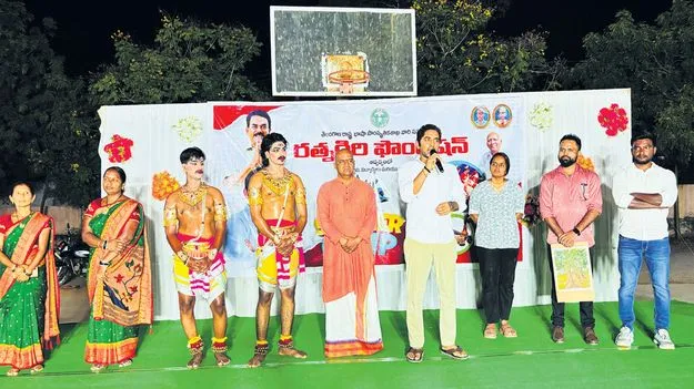  42 శాతం బీసీ రిజర్వేషన్లను అమలు చేయాలి 