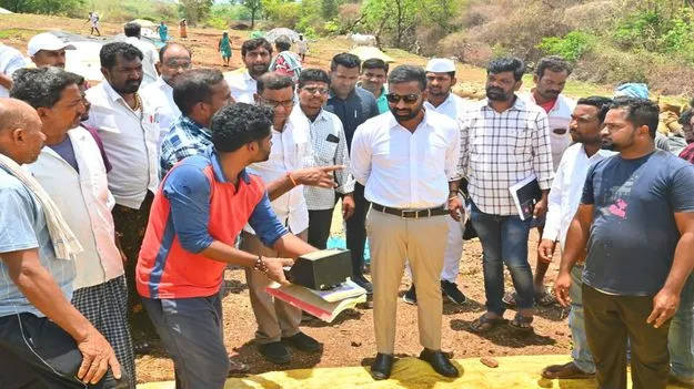 తడిసిన ధాన్యాన్ని వెంటనే ఆరబోయాలి