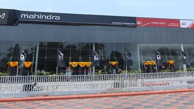దక్షిణాదిలో అతిపెద్ద మహీంద్రా షోరూమ్‌