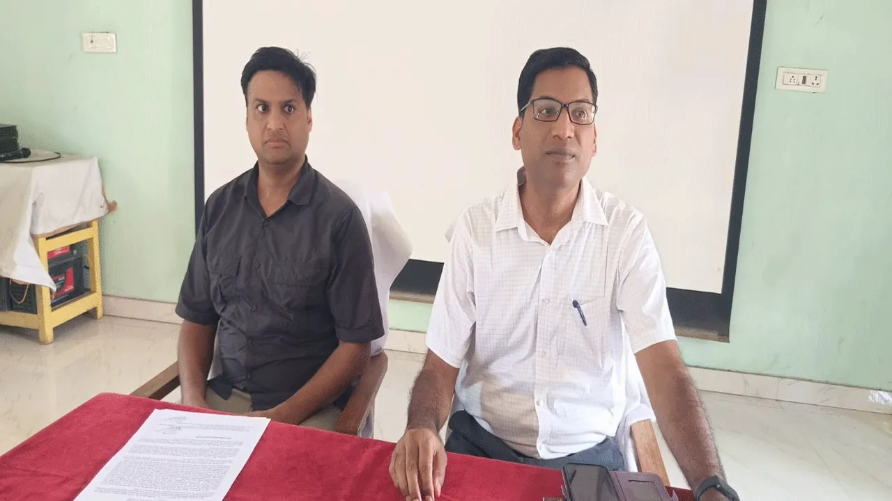 వేటగాళ్ల ఉచ్చుకు పెద్దపులి మృతి 	