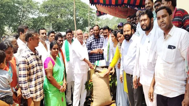 మహిళా సంఘాల ఆర్థిక సాధికారతే ప్రభుత్వ లక్ష్యం