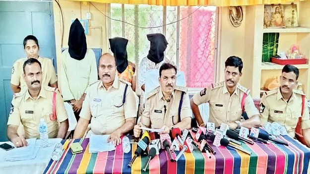    భూ తగాదాలే హత్యకు కారణం