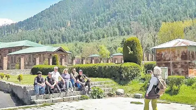 Pahalgam: కశ్మీర్‌కు మళ్లీ పర్యాటక కళ