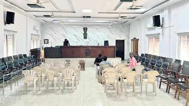 పీజీఆర్‌ఎస్‌కు అధికారులు డుమ్మా