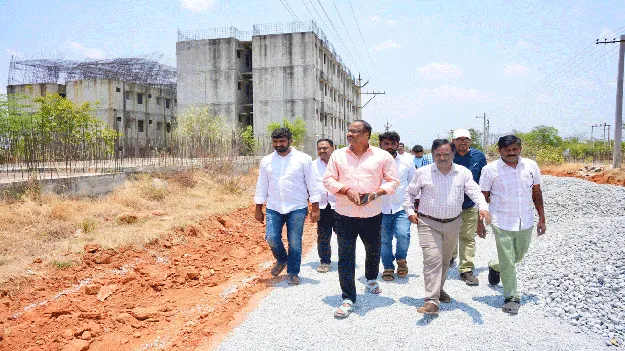 టిడ్కో ఇళ్ల నిర్మాణాలను పూర్తి చేయాలి