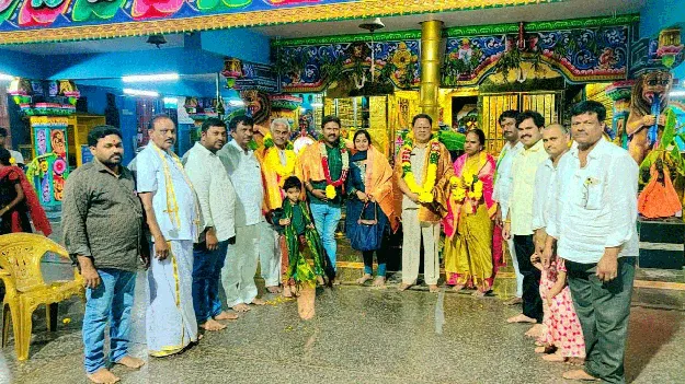 లక్ష్మీనరసింహస్వామిని దర్శించుకున్న ప్రముఖ పారిశ్రామికవేత్త