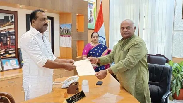 Karnataka Politics: ఎమ్మెల్యే పదవికి కర్ణాటక మంత్రి రాజీనామా 