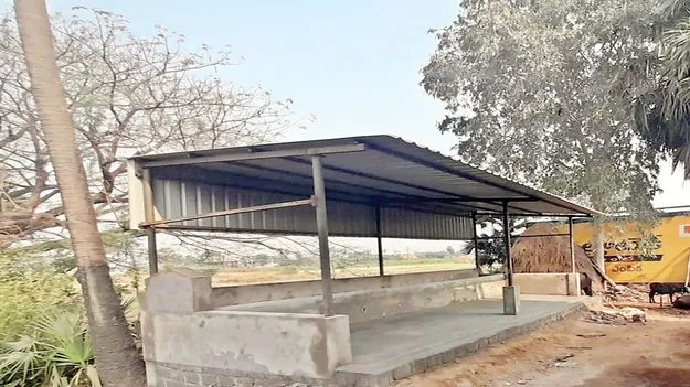 పల్లె పండుగ.. బిల్లులెక్కడ?