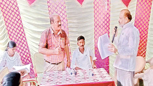 కాంట్రాక్టర్‌కు దోచిపెడుతున్నారు