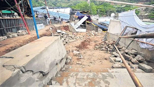 నాడు రోజు కూలీలు.. నేడు ఇంజనీర్లు