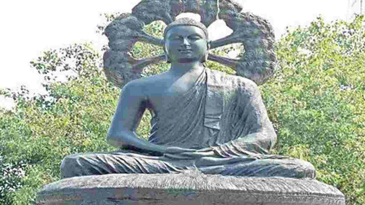 Nirmal: బుద్ధుడి విగ్రహం ఏర్పాటుపై వివాదం 