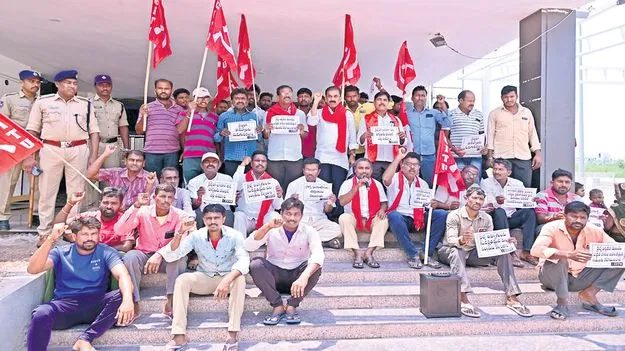 రైల్వే రంగంలో ప్రైవేటీకరణను వ్యతిరేకించాలి