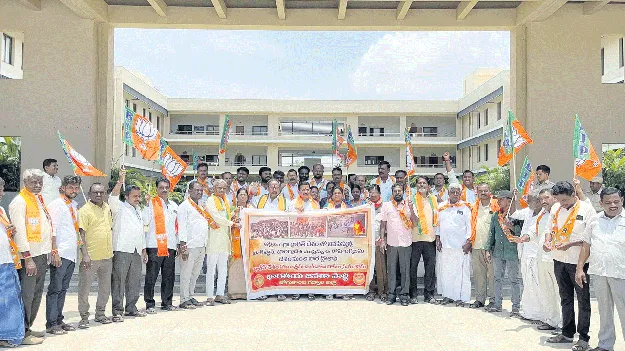 దేశం నుంచి పాక్‌, బంగ్లాదేశీయులను పంపాలి