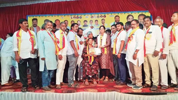 విద్యతోనే ప్రగతి 