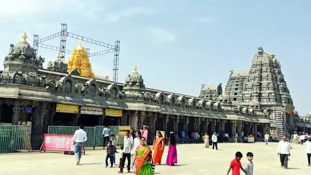 Yadagirigutta: ‘గుట్ట’ దేవస్థానంలో చింతపండు దొంగలు