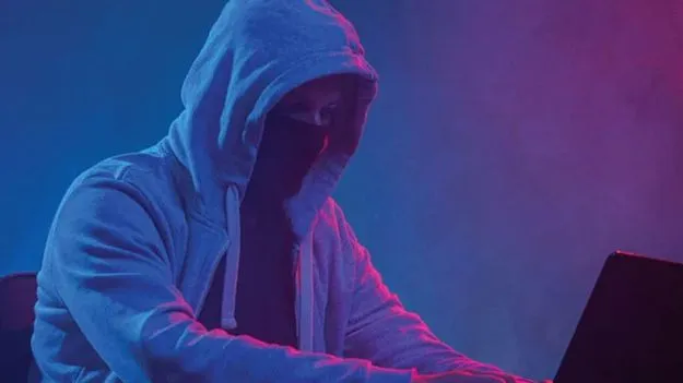 Hyderabad: సీఎం ఓఎస్‌డీని అంటూ మెయిల్స్‌, కాల్స్‌