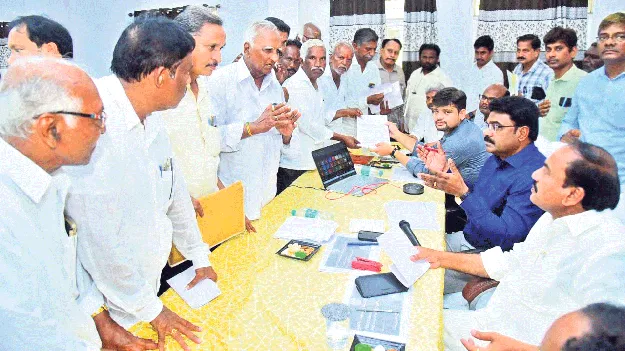 చీరాల అభివృద్ధి పనులను వేగవంతం చేయండి