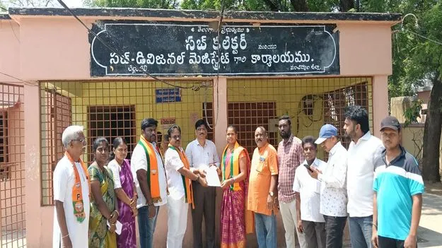 అర్హులకే ఇందిరమ్మ ఇళ్లు కేటాయించాలి