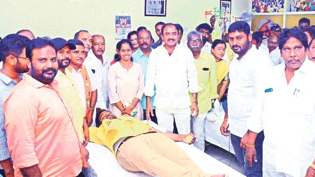 ఘనంగా సీఎం చంద్రబాబు పుట్టినరోజు వేడుకలు 