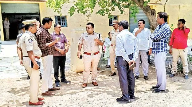 పరీక్షా కేంద్రాల వద్ద 144 సెక్షన్‌ 