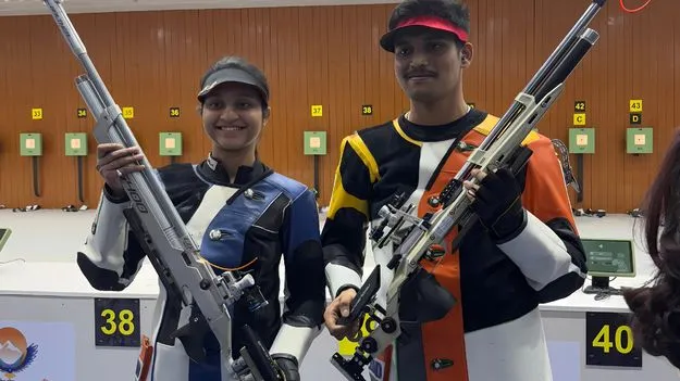 రుద్రాంక్ష్ జోడీకి రజతం
