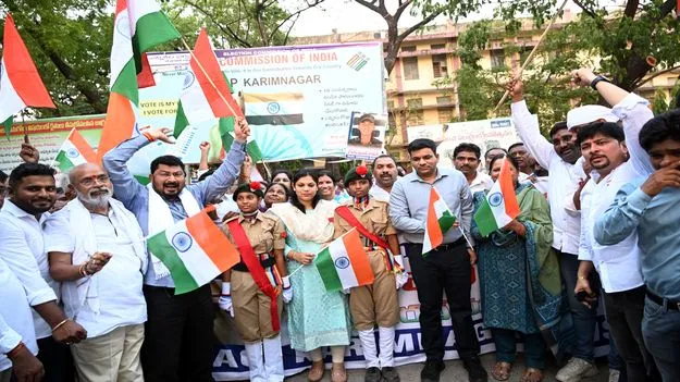 ఎంప్లాయిస్‌ జేఏసీ ఆధ్వర్యంలో ఆర్మీ సంఘీభావ ర్యాలీ