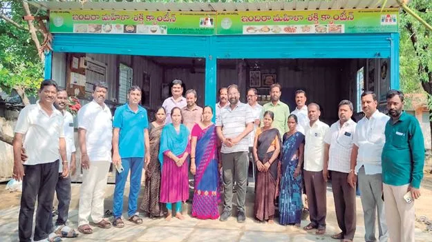 మహిళలు అన్ని రంగాల్లో రాణించాలి