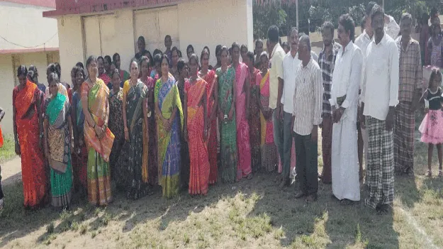 హైస్కూల్‌ను పునరుద్ధరించాలి