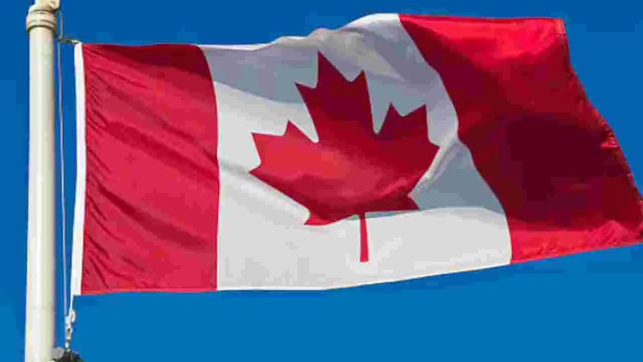 Canada: కెనడా స్టడీ పర్మిట్లలో భారీ కోత
