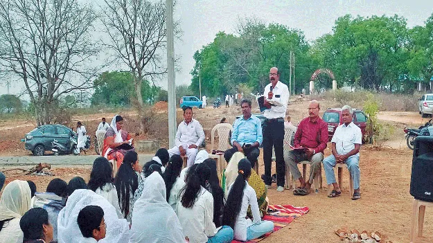 ఎంబీ చర్చిలో ఈస్టర్‌ పండుగ