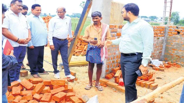 పారిశుధ్యంపై ప్రత్యేక శ్రద్ధ వహించాలి