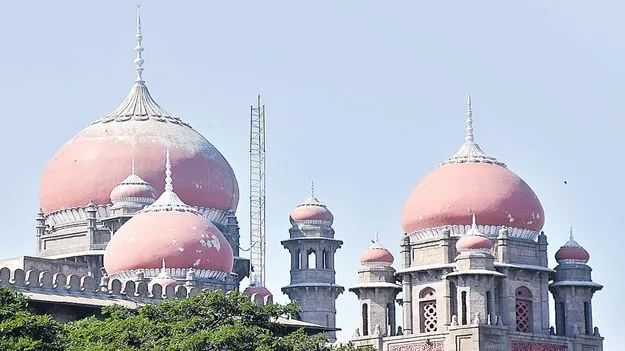 High Court: కొందరు అధికారులే నిజమైన అంధులు 