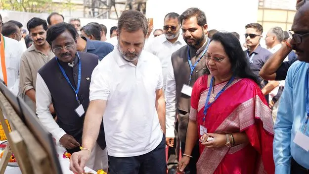 సోలార్ రూఫ్ ఇవి ఛార్జింగ్ స్టేషన్‌ను ప్రారంభించిన విశాఖ ఇండస్ట్రీస్