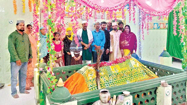 దర్గాలో చందనోత్సవం